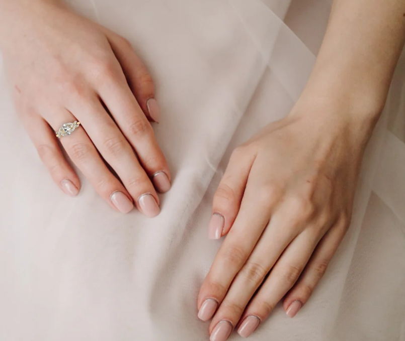 Oval shaped flyer fit shank lab diamond solitaire ring